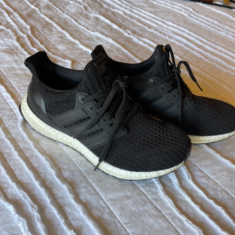 Adidas Ultraboost DNA 4.0 Women Size 8